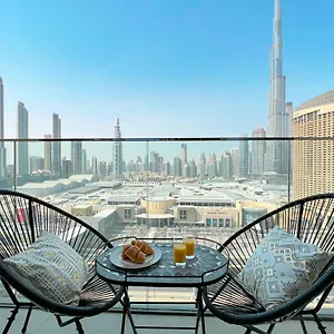 Apartment Stylish 2 Bedroom Dior-inspired Connected To Mall Dubai